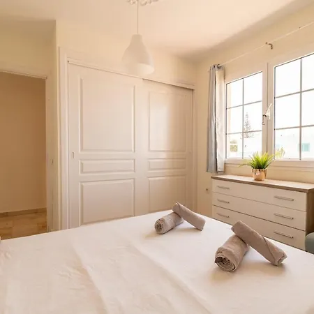 Lightbooking Arenas Apartment