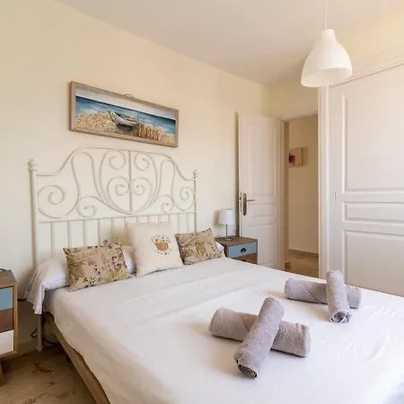 Lightbooking Arenas Apartment *